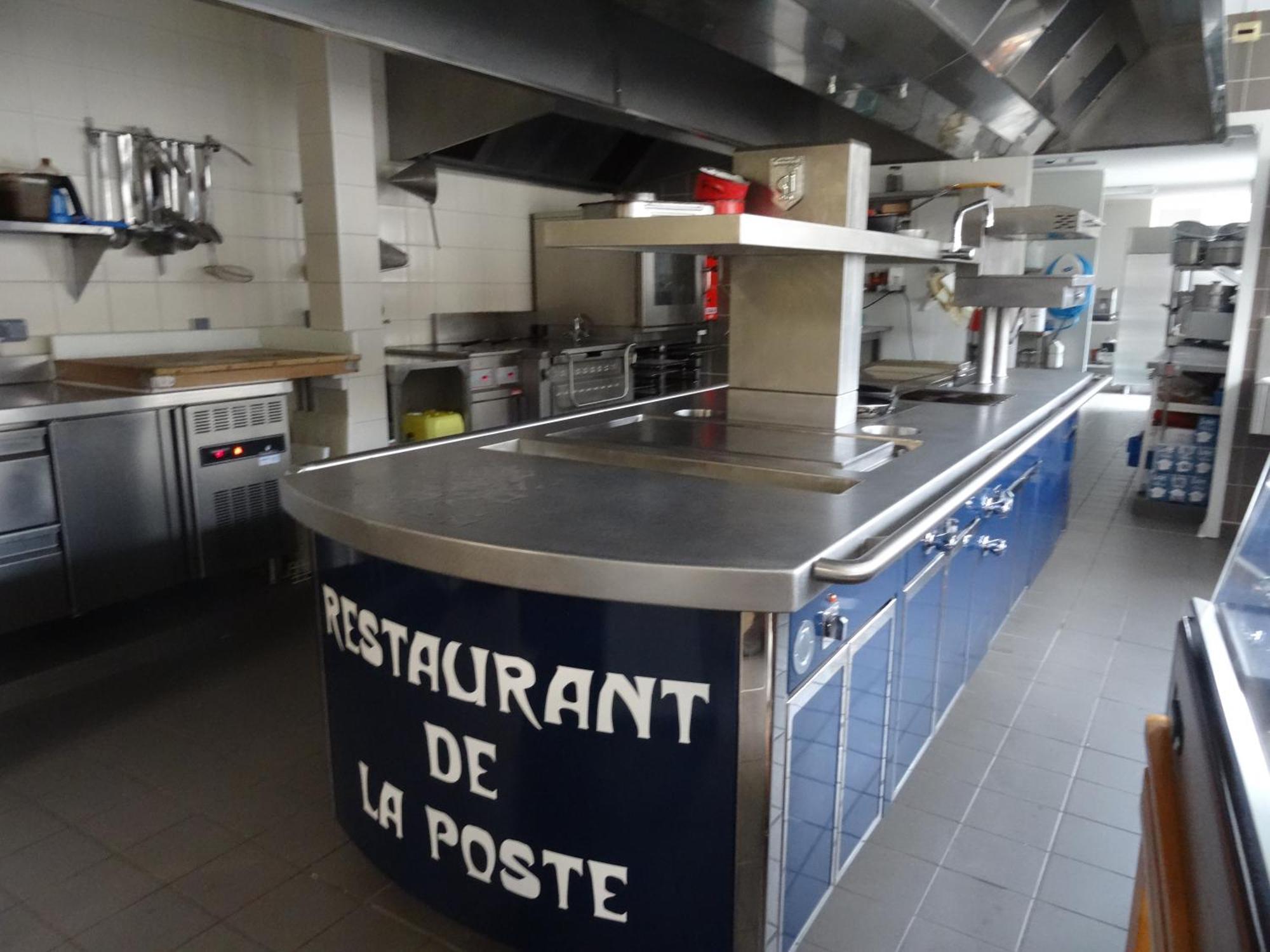 Hotel Restaurant De La Poste Saint-Just-en-Chevalet Exterior photo