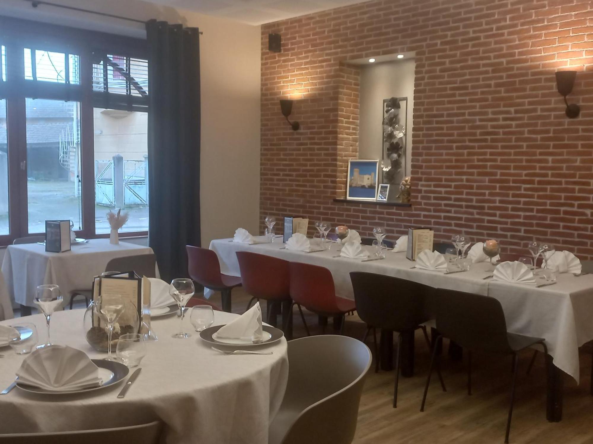 Hotel Restaurant De La Poste Saint-Just-en-Chevalet Exterior photo