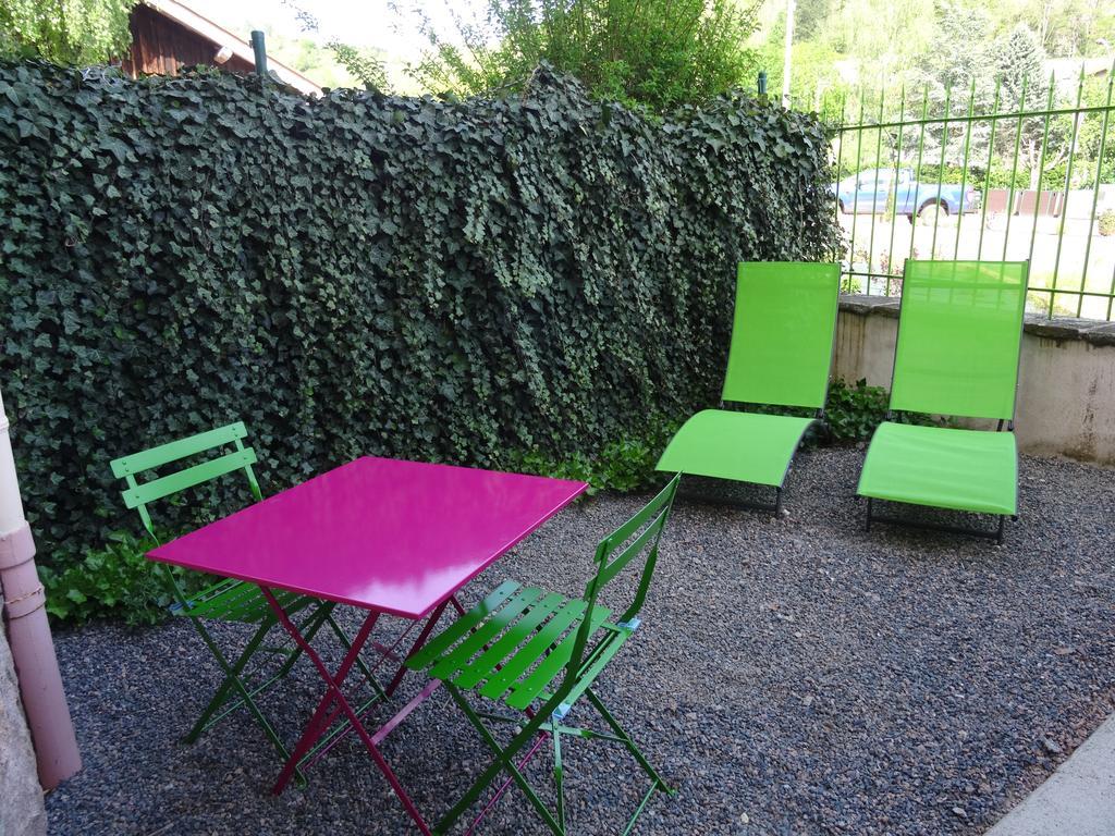 Hotel Restaurant De La Poste Saint-Just-en-Chevalet Exterior photo
